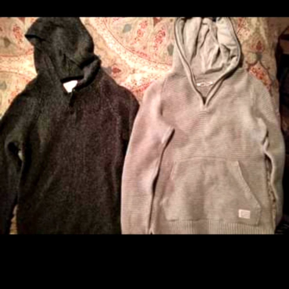 Two boys sweaters size 11/12 yrs